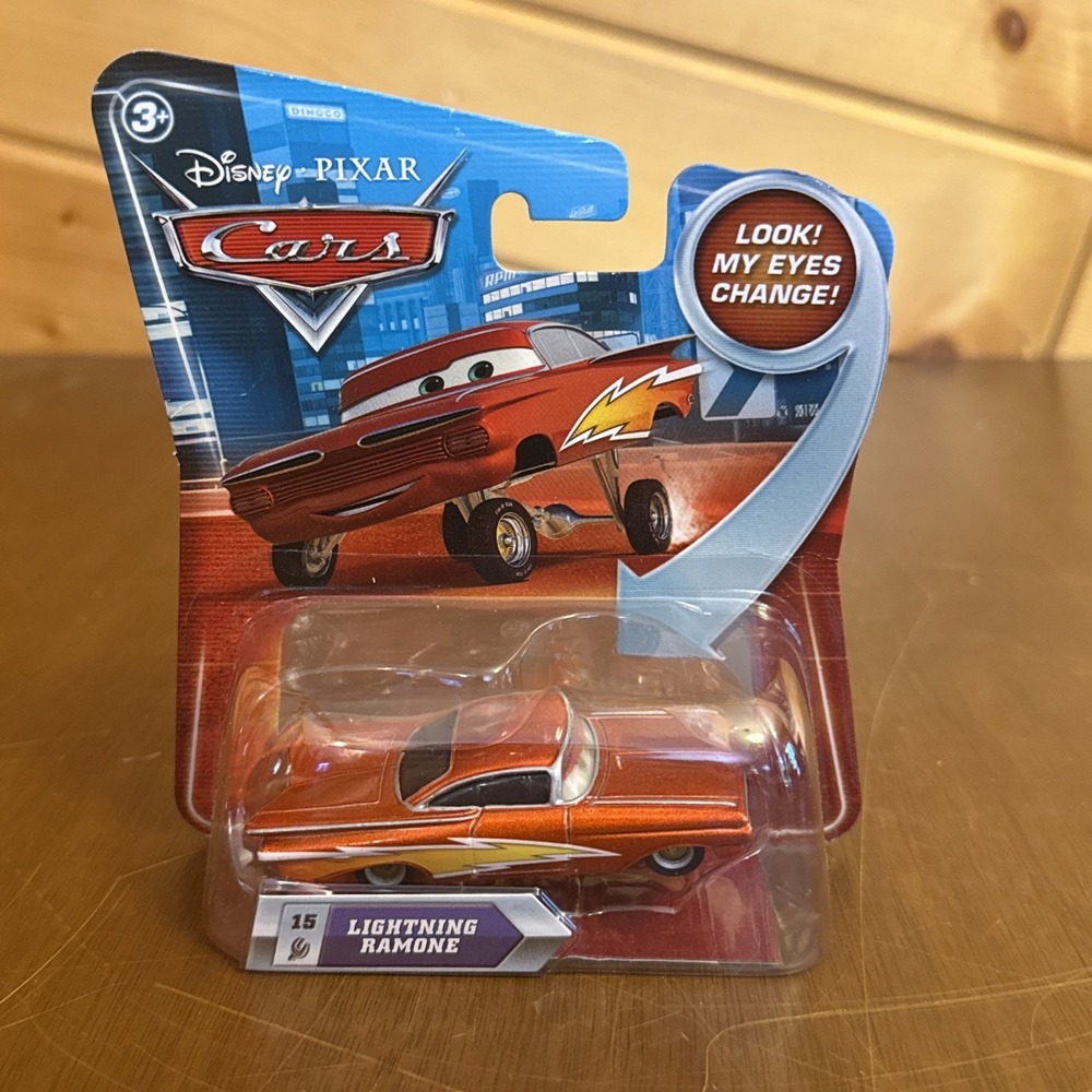 DISNEY PIXAR CARS LIGHTNING RAMONE #15 LOOK MY EYES CHANGE **BRAND NEW & RARE**